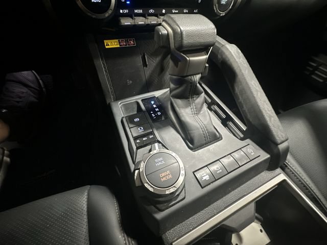 Used 2024 Toyota Tacoma Limited w/ Limited Package (LT) AWD/4WD image 27