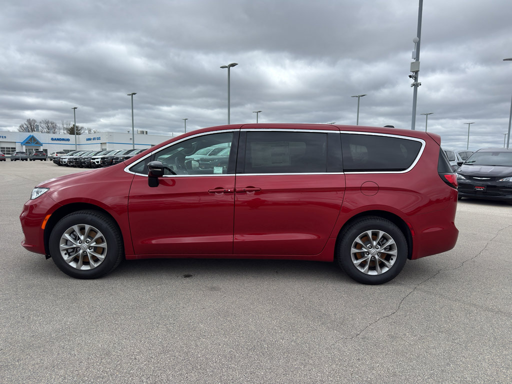 New 2026 Chrysler Pacifica Select AWD/4WD image 6
