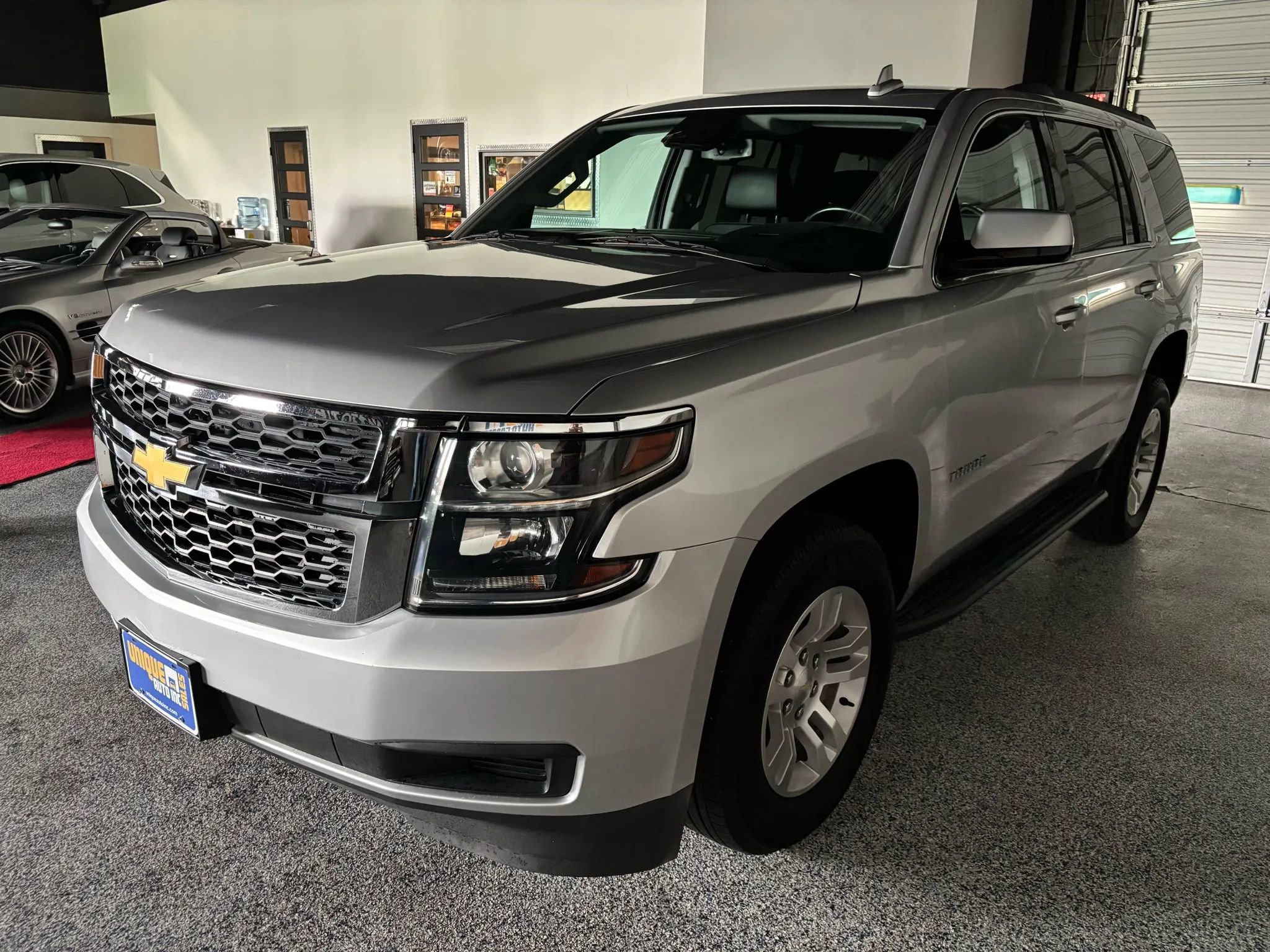 Used 2018 Chevrolet Tahoe LT image 3