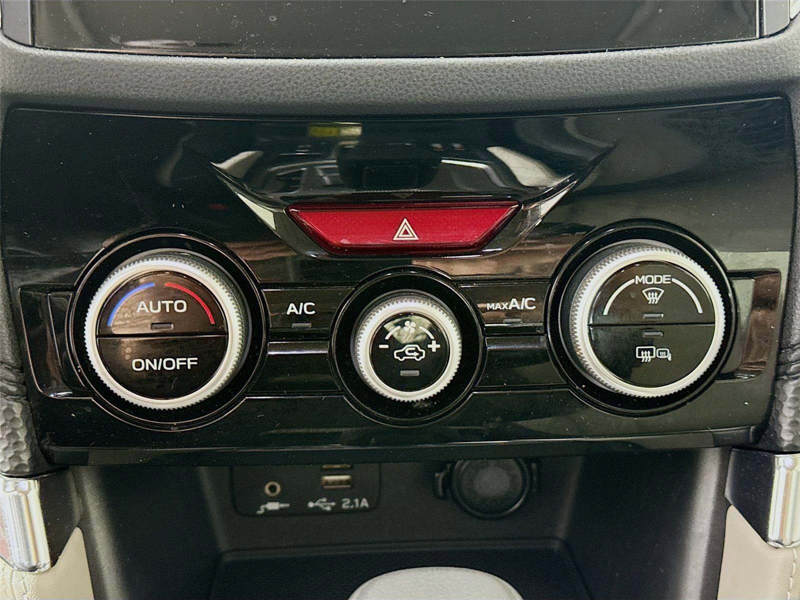 Used 2024 Subaru Forester Premium image 9