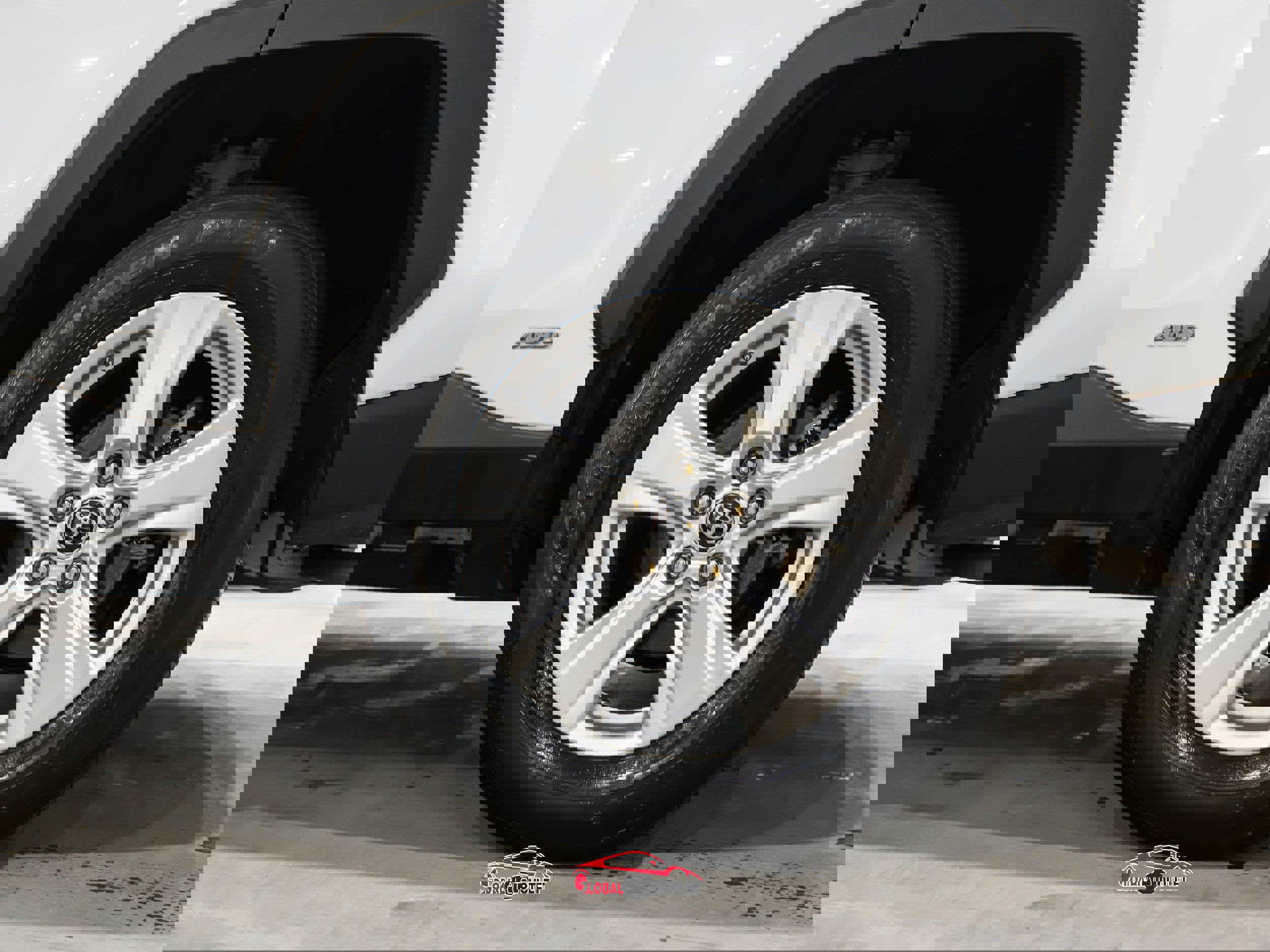 Used 2020 Toyota RAV4 LE image 12