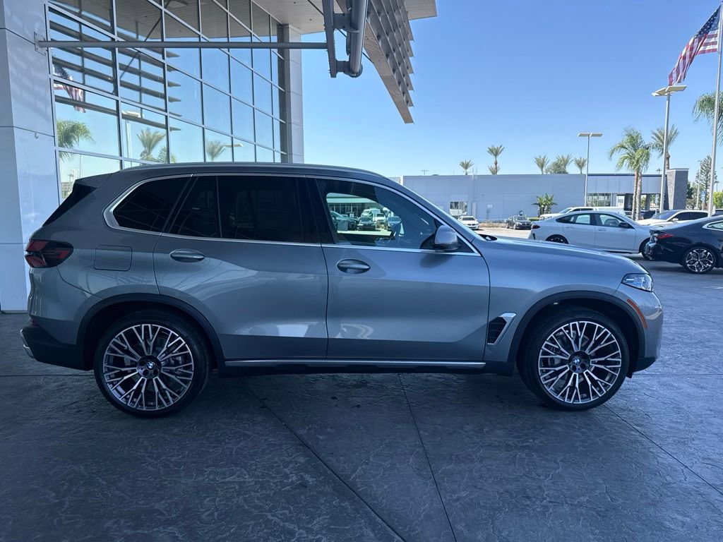 New 2026 BMW X5 sDrive40i w/ Premium Package RWD image 3