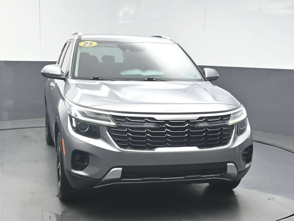 Used 2025 Kia Seltos S FWD image 3