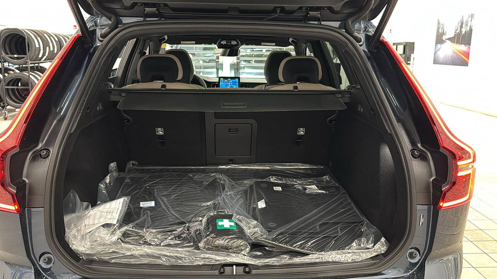 New 2027 Volvo XC60 B5 Core AWD/4WD image 29