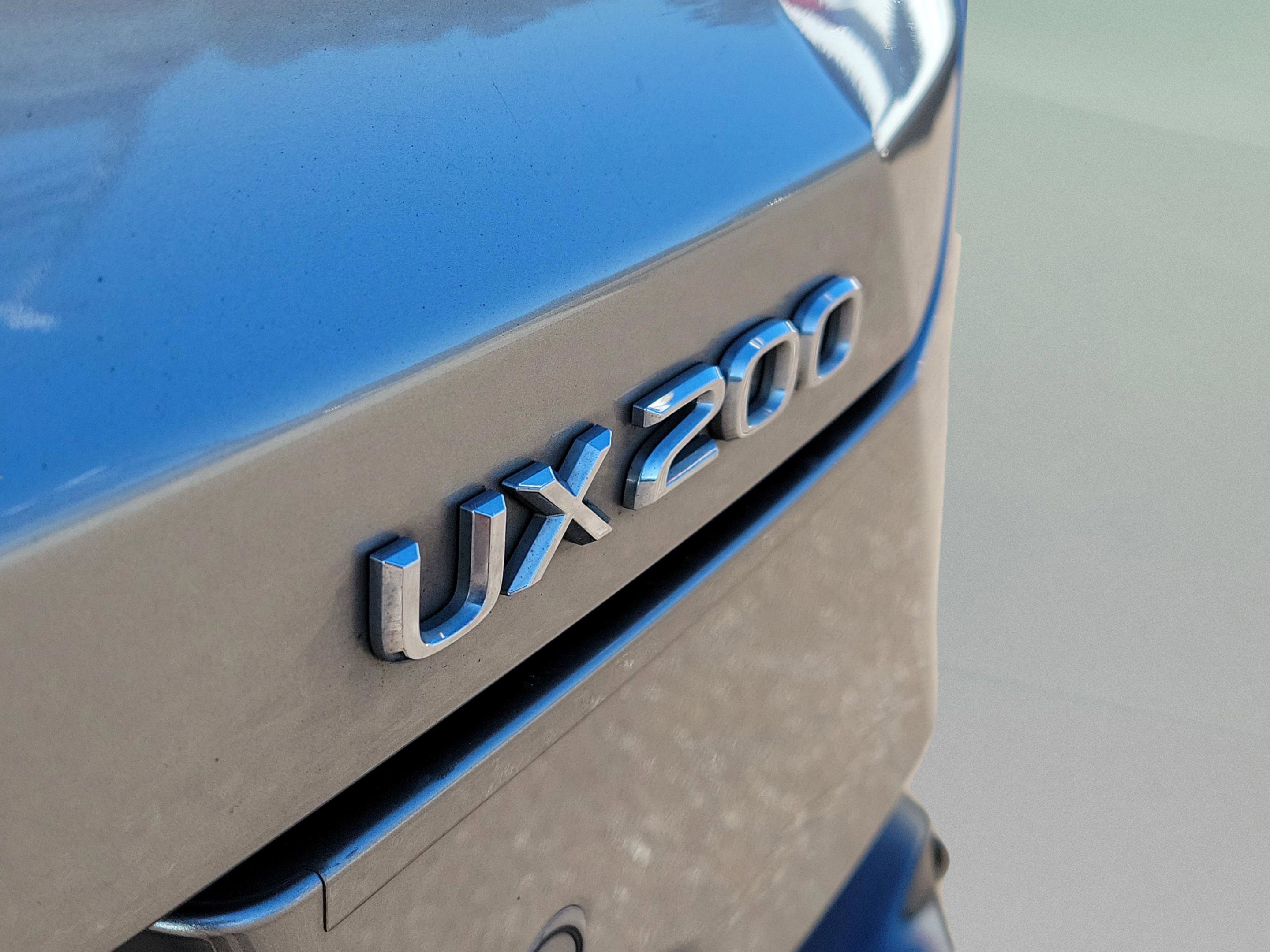 Used 2019 Lexus UX 200 F Sport w/ F Sport Premium Package image 9