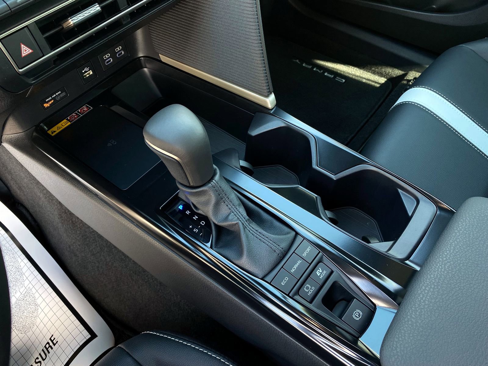 Used 2025 Toyota Camry SE image 17