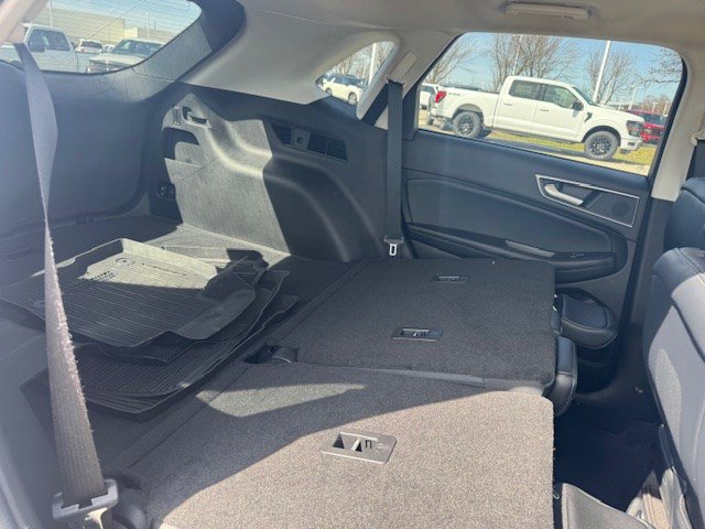 Used 2024 Ford Edge SEL w/ Convenience Package image 32