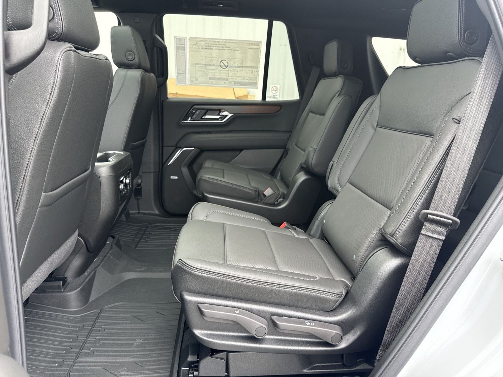 New 2026 GMC Yukon Denali w/ Sun & Power Step Package AWD/4WD image 18
