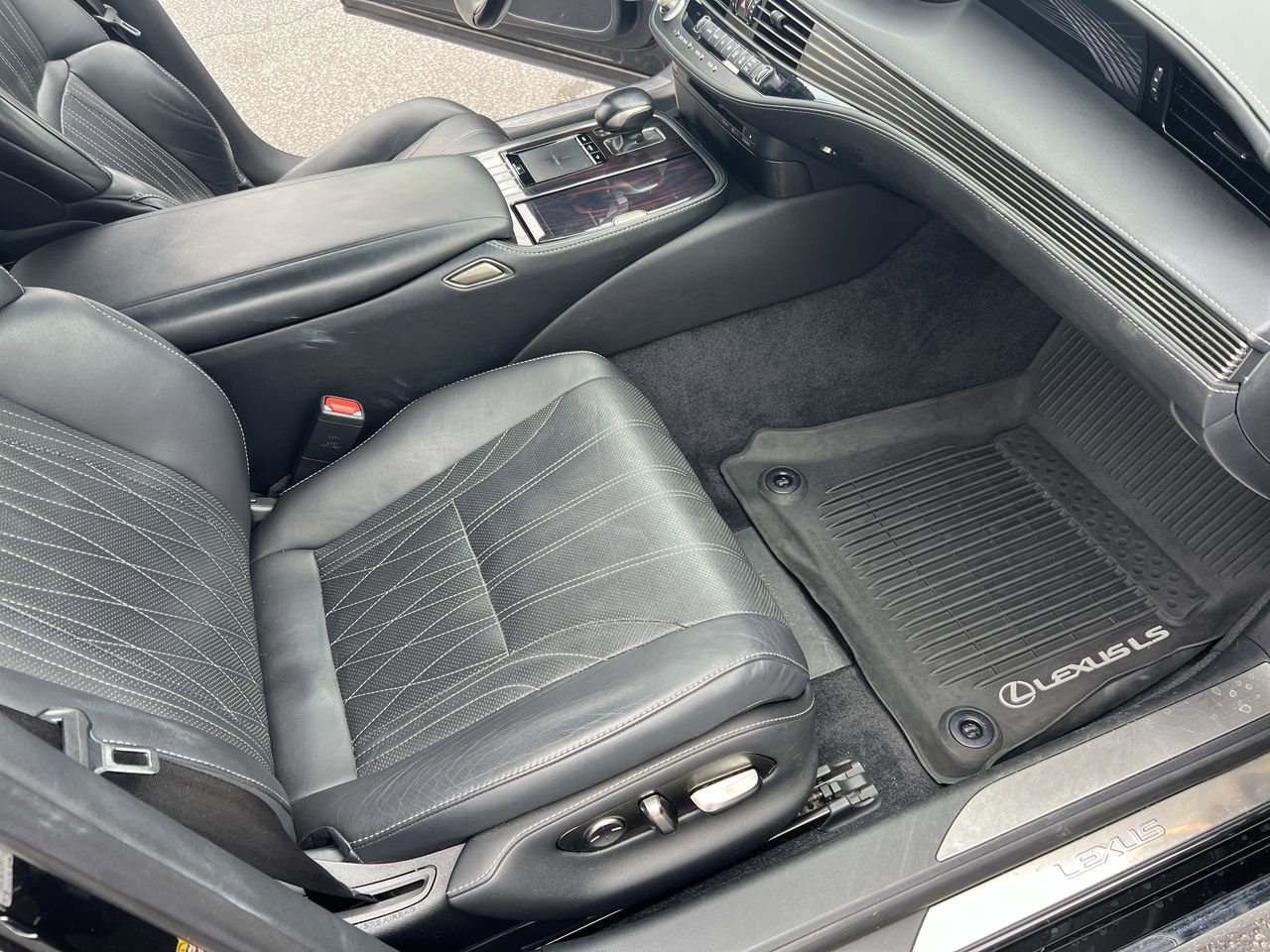 Used 2018 Lexus LS 500 AWD w/ Interior Upgrade Package image 34
