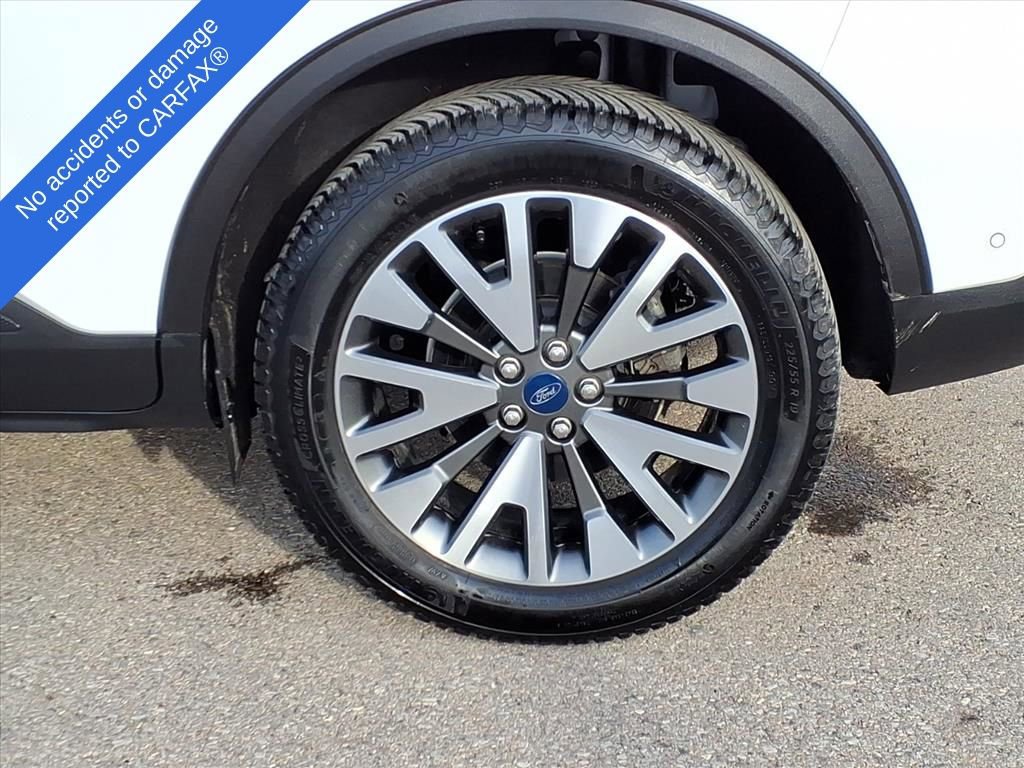 Used 2020 Ford Escape Titanium image 9