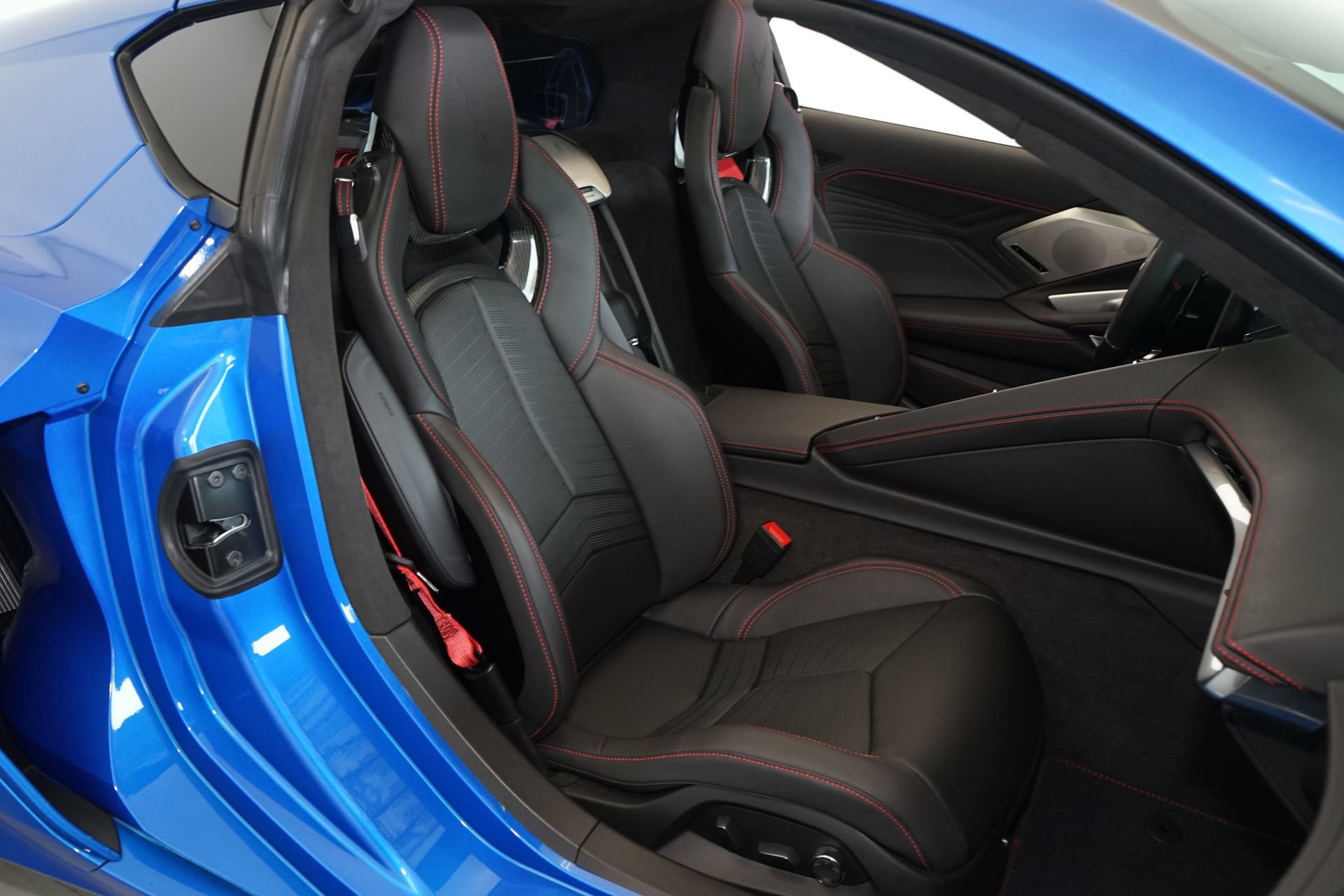 Used 2024 Chevrolet Corvette Z06 RWD image 10