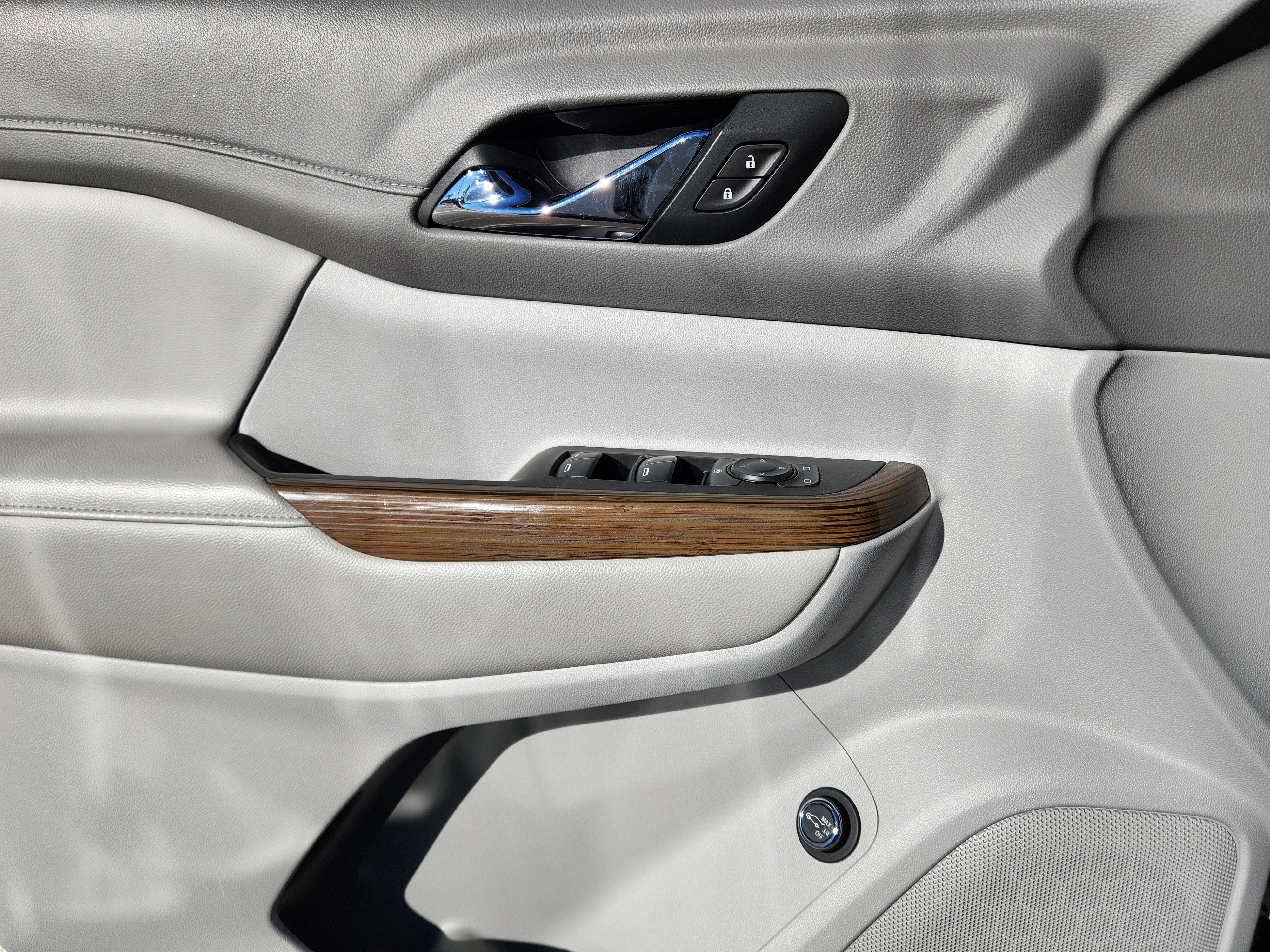 Used 2019 GMC Acadia SLE image 22