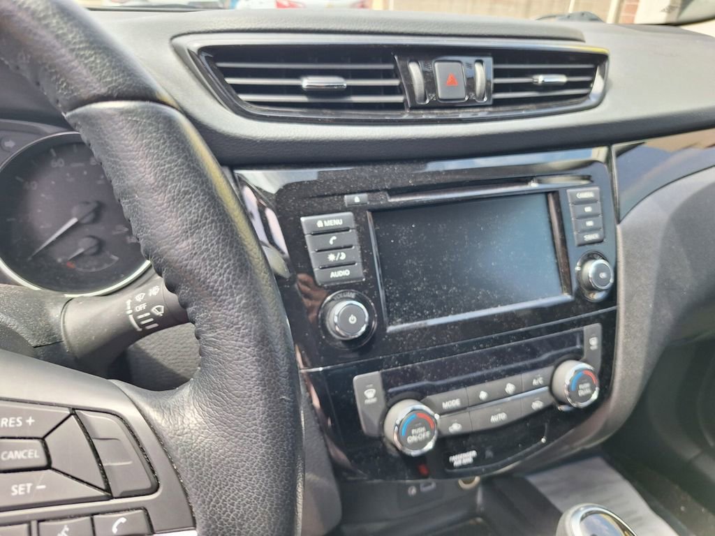 Used 2021 Nissan Rogue Sport SV FWD image 7