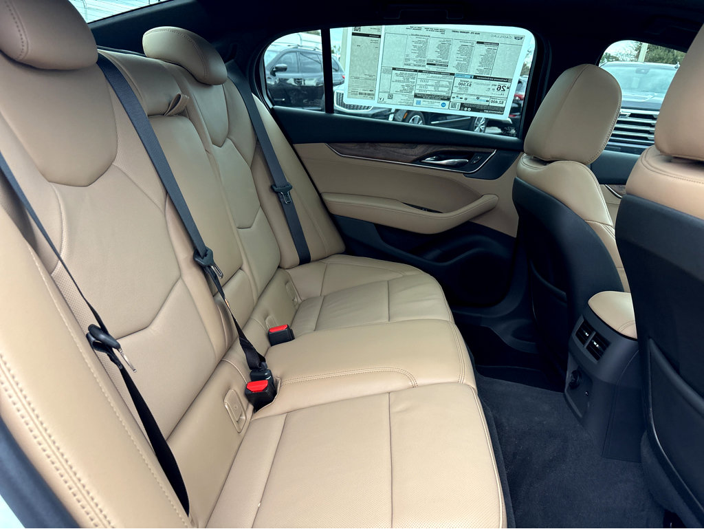 New 2025 Cadillac XT5 Luxury image 15