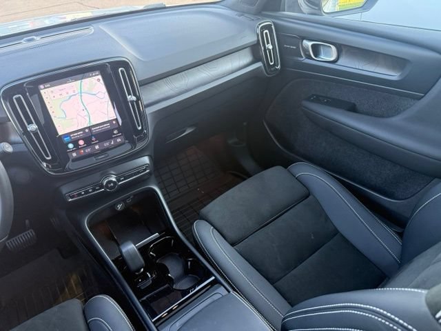 Used 2023 Volvo XC40 Recharge Ultimate AWD/4WD image 10