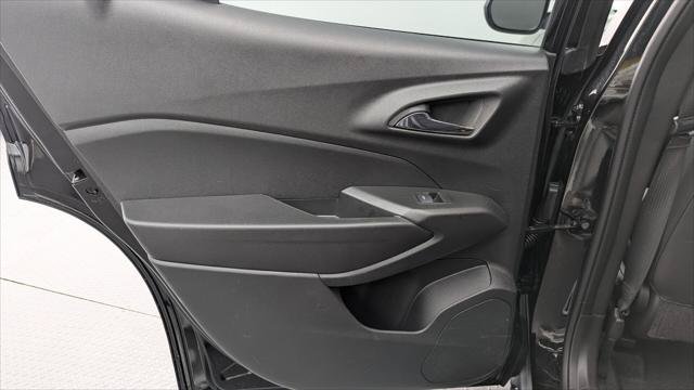 Used 2026 Chevrolet Trax LT FWD image 17