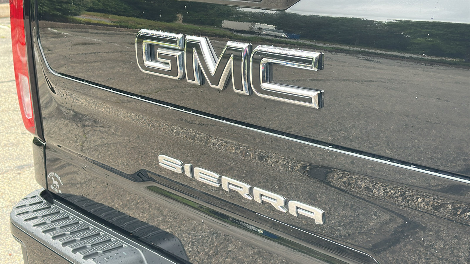 Used 2021 GMC Sierra 1500 Elevation w/ LPO, Elevation Black Package AWD/4WD image 11