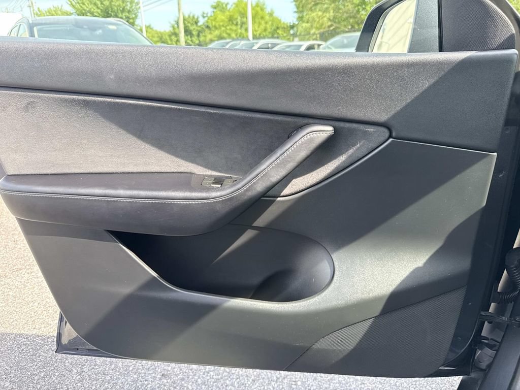 Used 2022 Tesla Model Y Performance AWD/4WD image 25