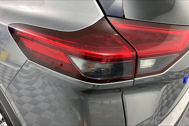 Used 2023 Nissan Rogue SV AWD/4WD image 31