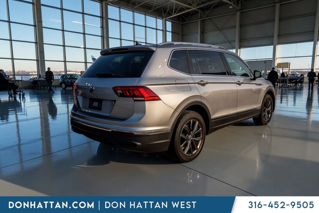 Used 2023 Volkswagen Tiguan SE FWD image 33