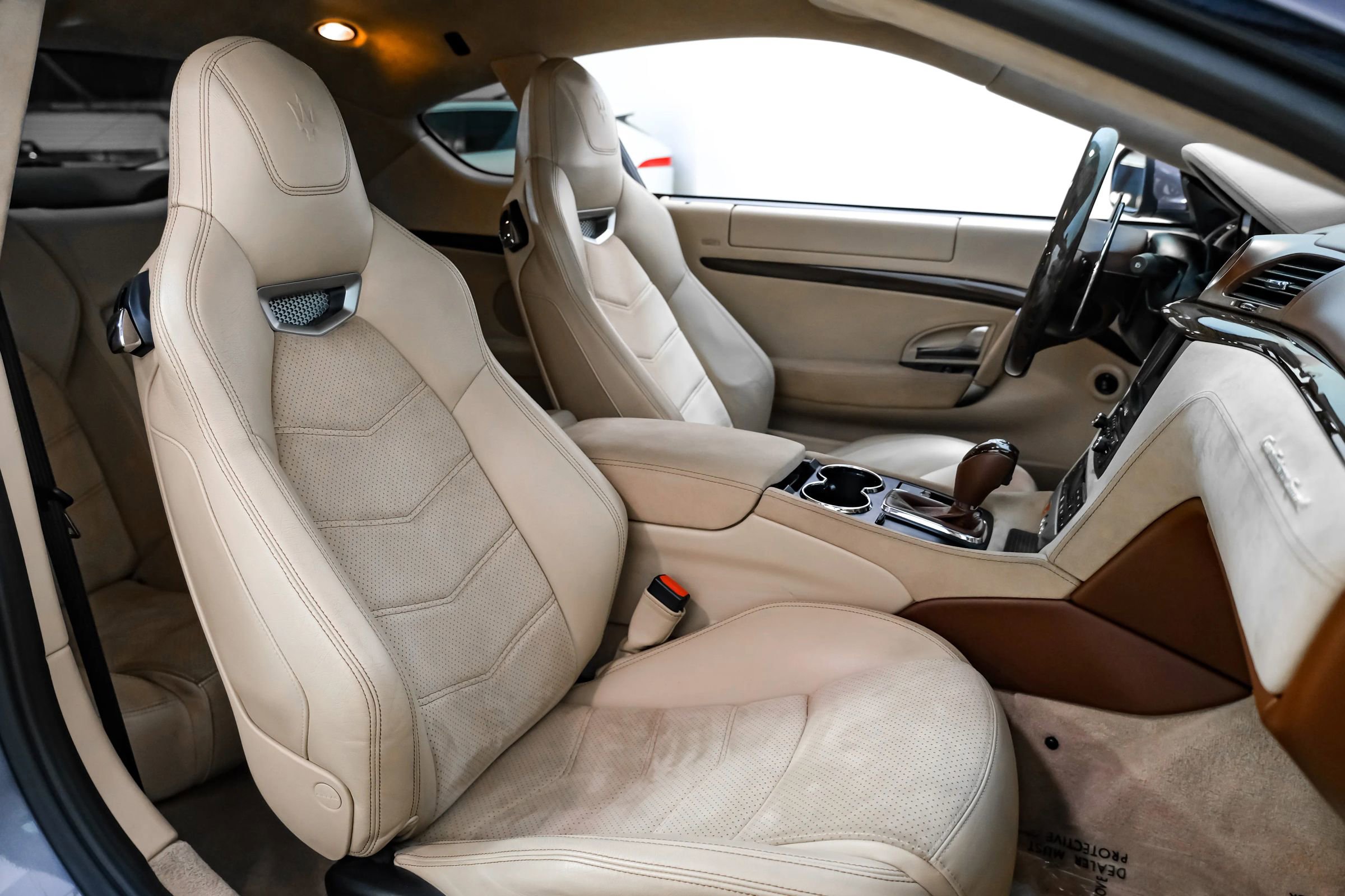 Used 2013 Maserati GranTurismo Sport RWD image 31