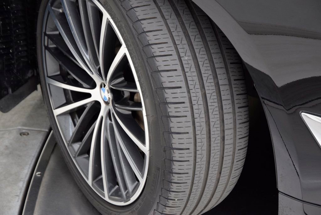 Used 2023 BMW 530i w/ Convenience Package image 32