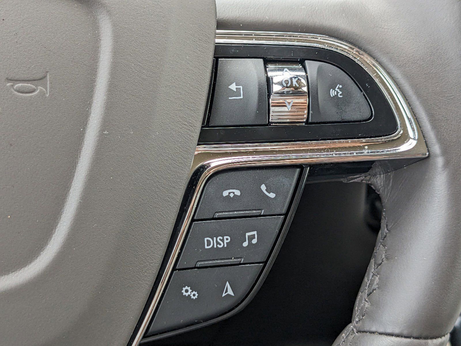 Certified 2023 Lincoln Nautilus Reserve w/ Equipment Group 202A image 28