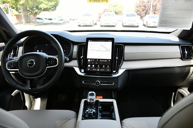 Certified 2026 Volvo XC90 B6 Plus AWD/4WD image 18