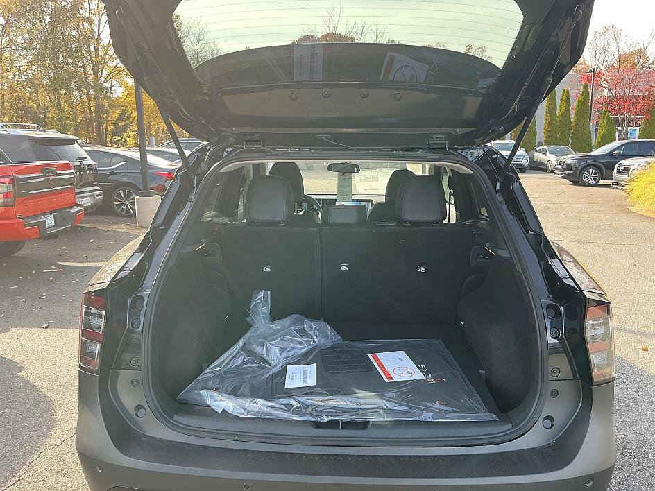 New 2026 Nissan Kicks SR image 25