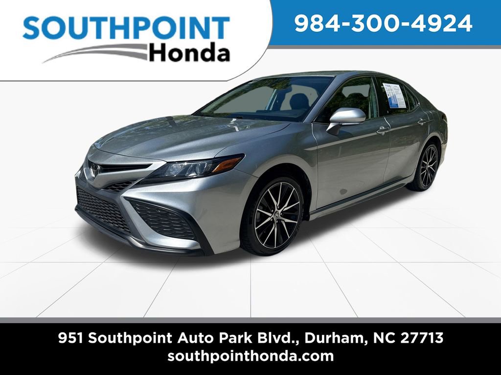 Used 2023 Toyota Camry SE FWD image 3