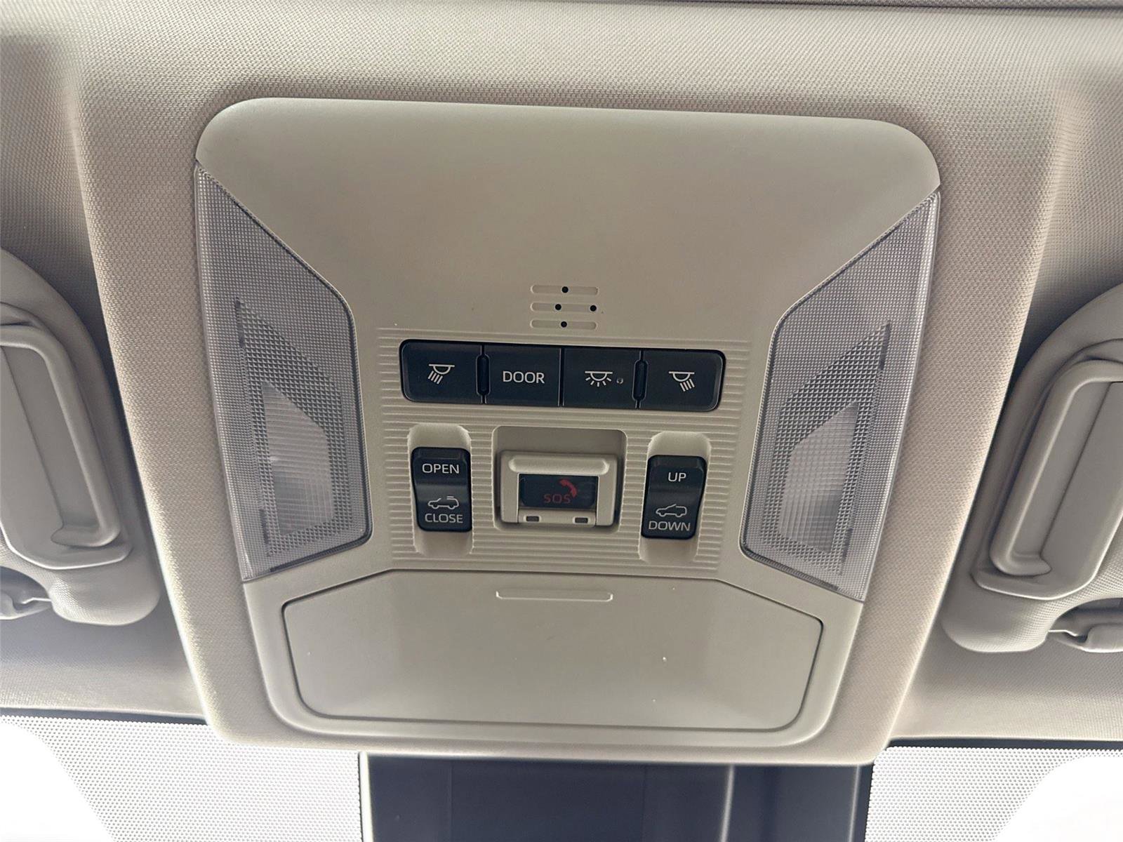 Used 2020 Toyota RAV4 XLE Premium FWD image 22