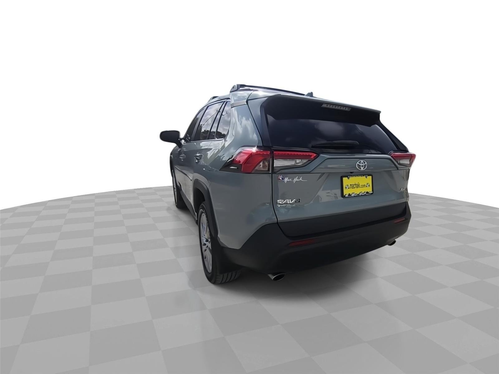 Used 2023 Toyota RAV4 XLE Premium FWD image 7