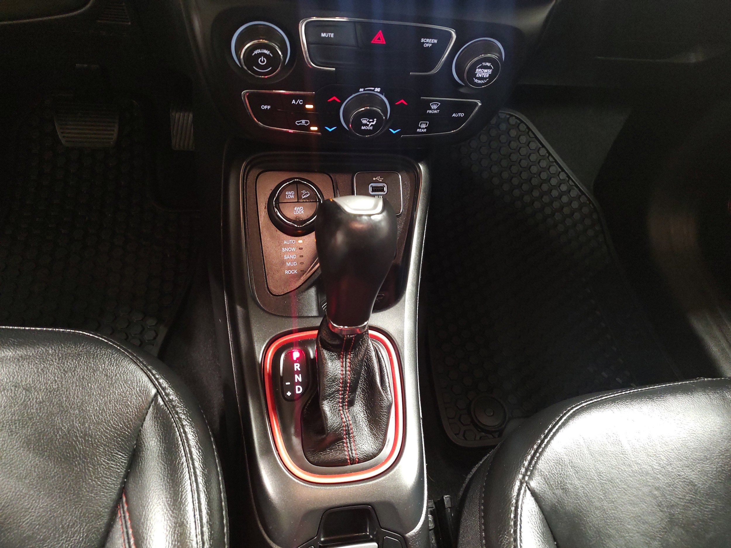 Used 2018 Jeep Compass Trailhawk w/ Cold Weather Group AWD/4WD image 8