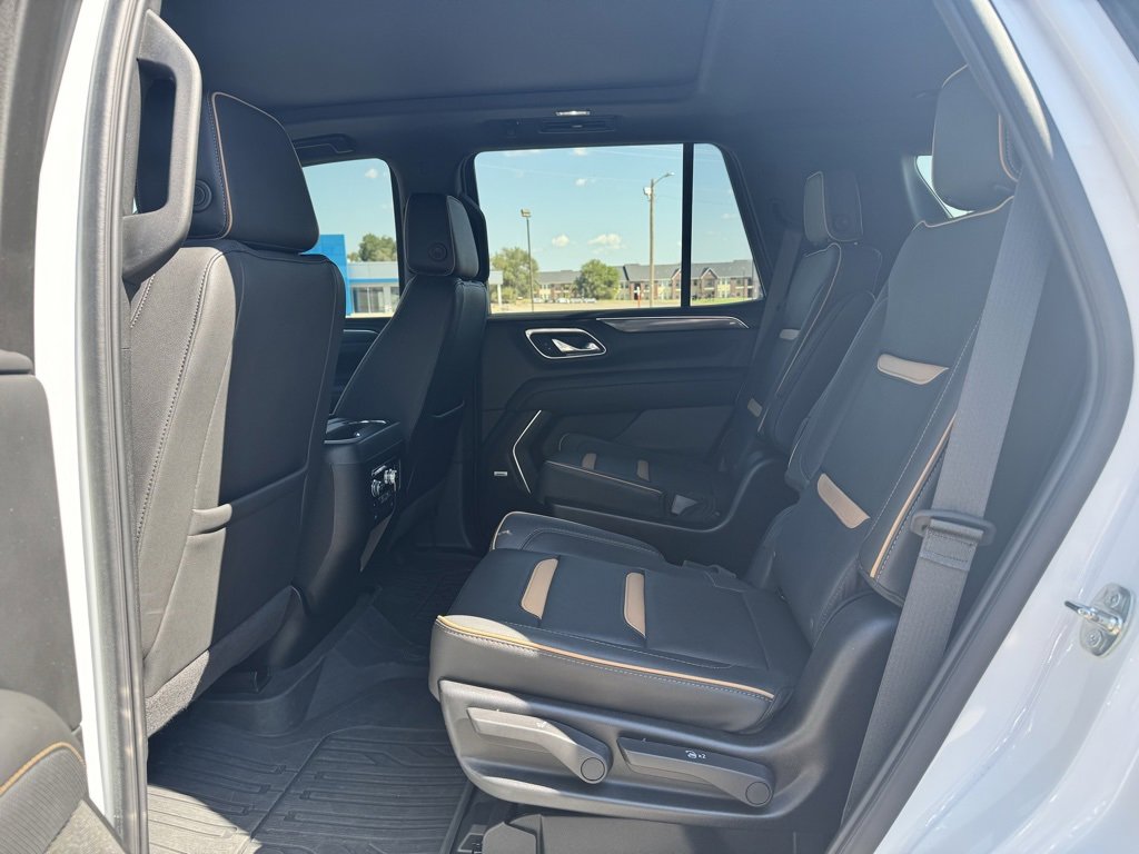 Used 2024 GMC Yukon AT4 w/ Technology Package image 14