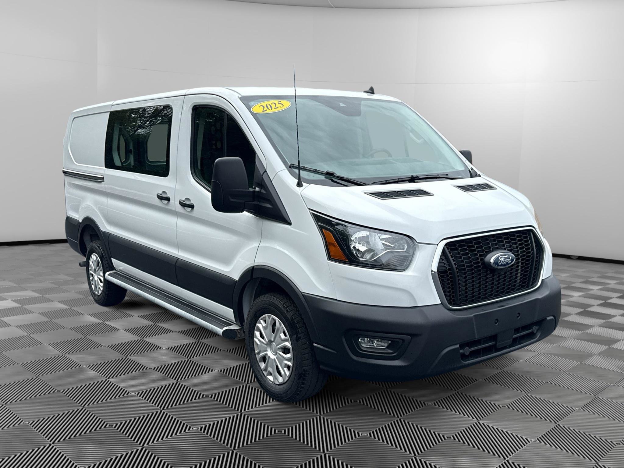 Used 2025 Ford Transit 250 Low Roof w/ Exterior Upgrade Package RWD image 3