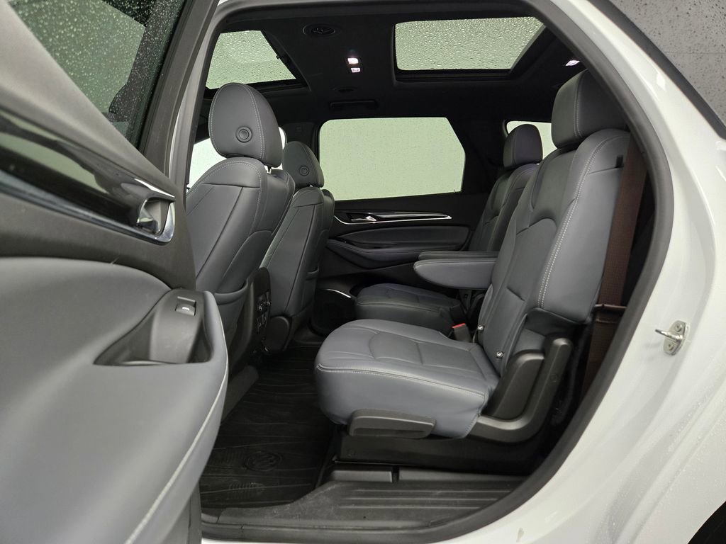 Used 2024 Buick Enclave Essence image 48