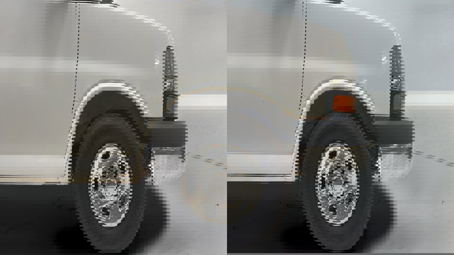 Used 2016 Chevrolet Express 3500 LT w/ LT Preferred Equipment Group image 34