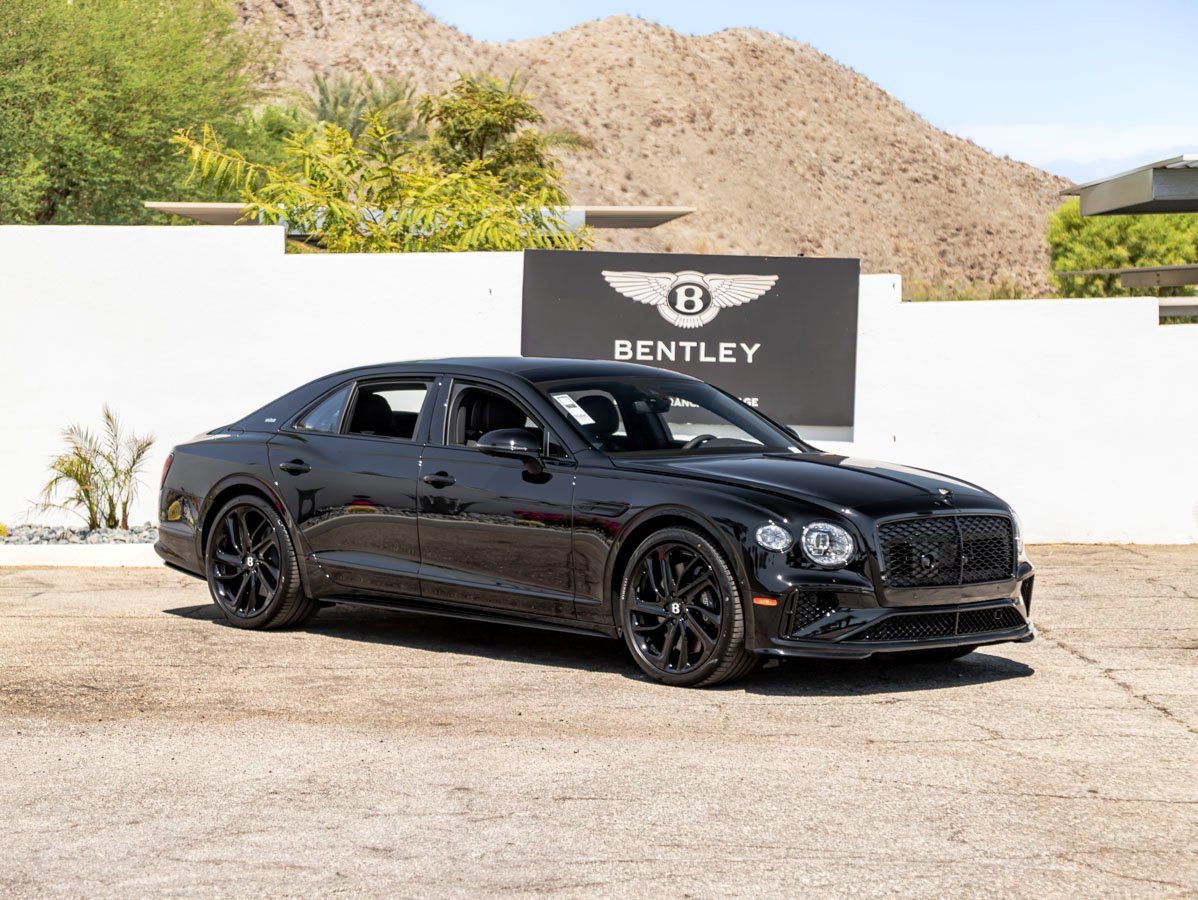 Used 2025 Bentley Flying Spur Plug-In Hybrid image 1