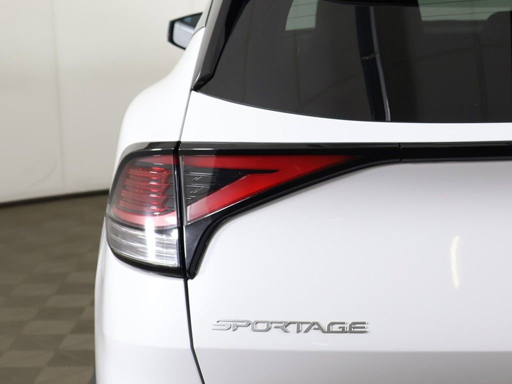 Used 2023 Kia Sportage EX image 15