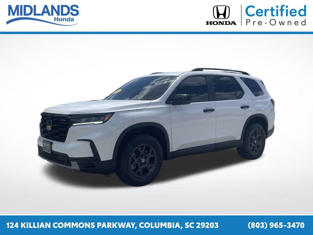 Certified 2025 Honda Pilot TrailSport image 3
