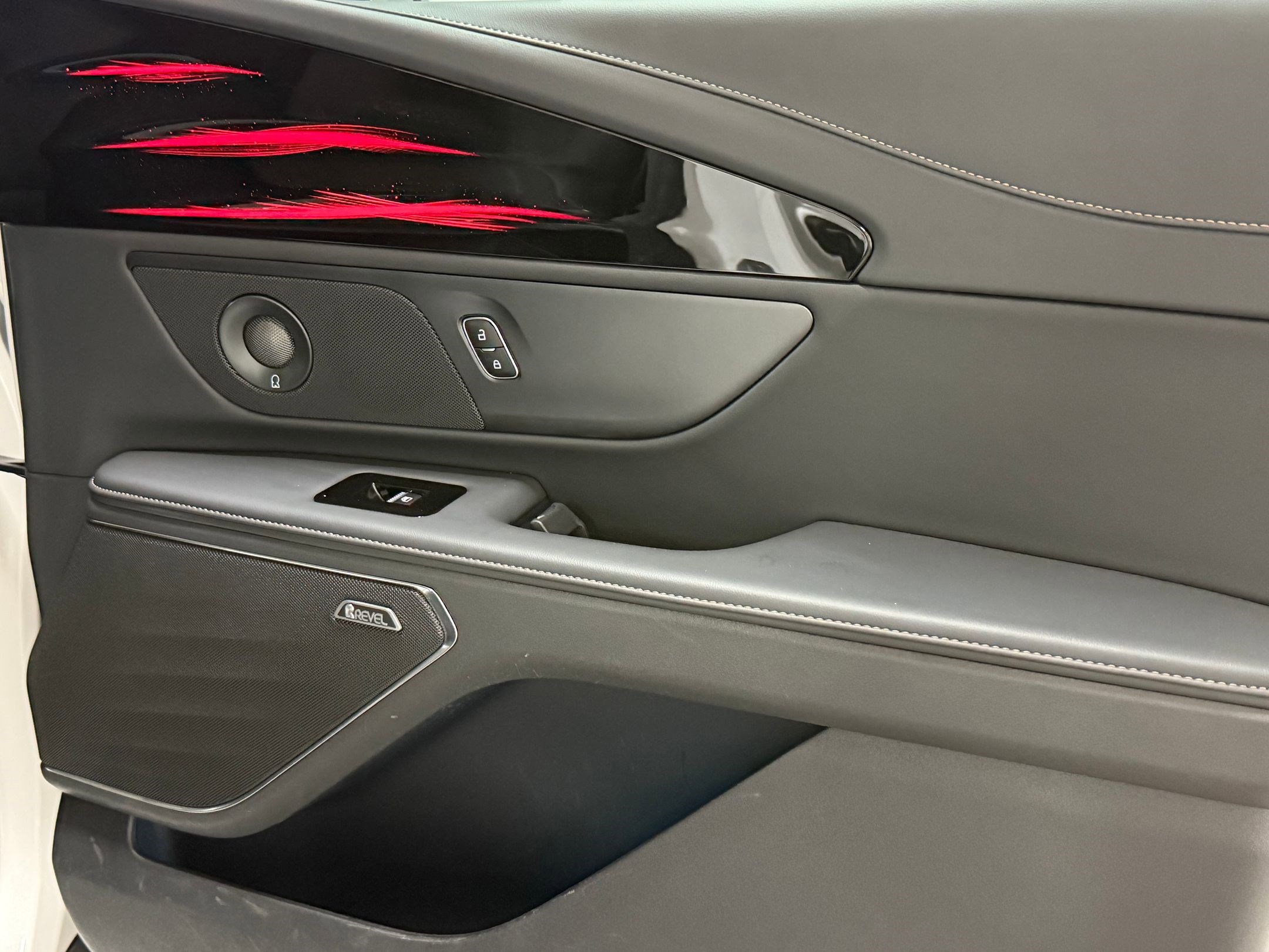 Used 2025 Lincoln Nautilus Reserve w/ Jet Appearance Package image 52