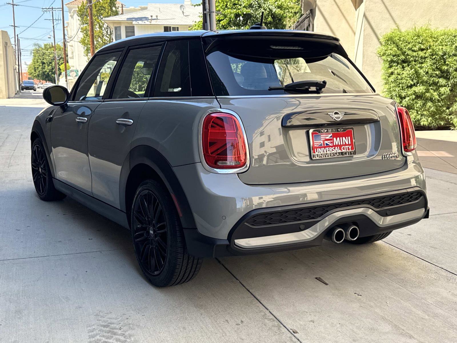 Used 2022 MINI Cooper S FWD image 3