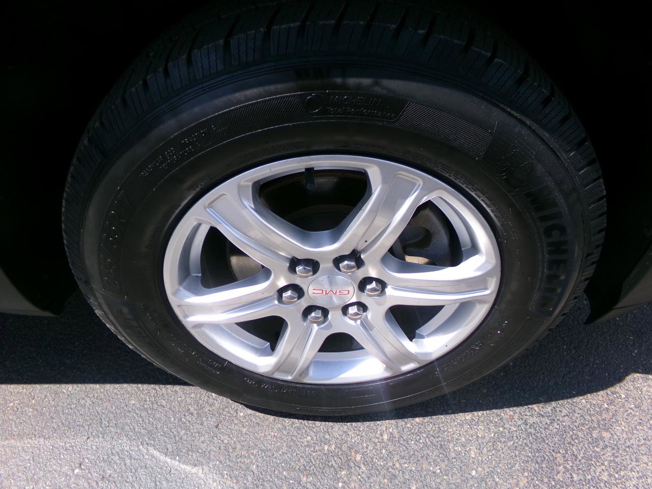 Used 2019 GMC Acadia SLE AWD/4WD image 44