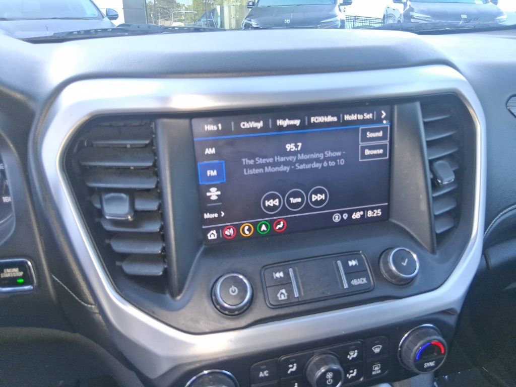 Used 2022 GMC Acadia SLT w/ Elevation Edition image 17