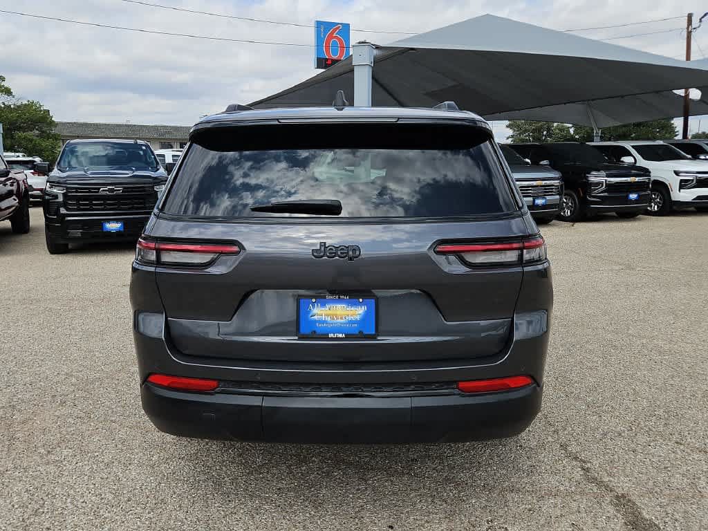 Used 2025 Jeep Grand Cherokee L Laredo RWD image 7