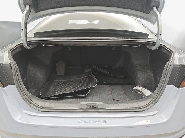 Used 2024 Nissan Altima 2.5 SR FWD image 30