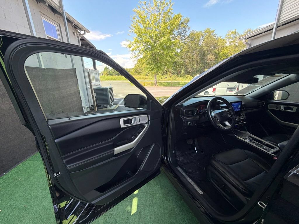 Used 2021 Ford Explorer Limited AWD/4WD image 21