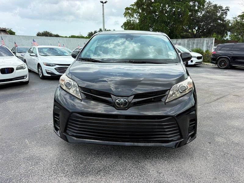 Used 2019 Toyota Sienna L FWD image 10