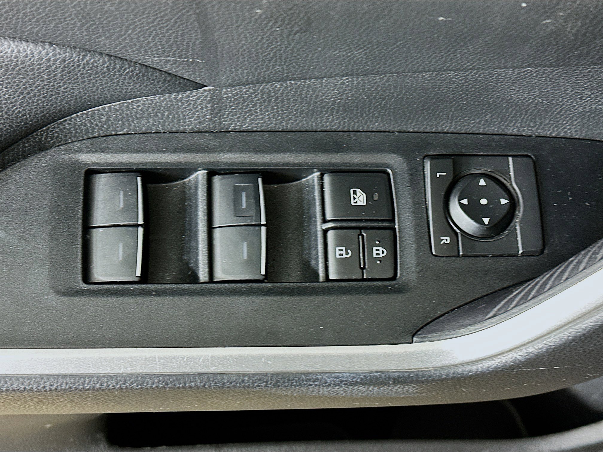 Used 2024 Toyota RAV4 XLE image 15