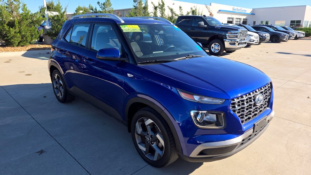 Used 2022 Hyundai Venue SEL FWD image 7